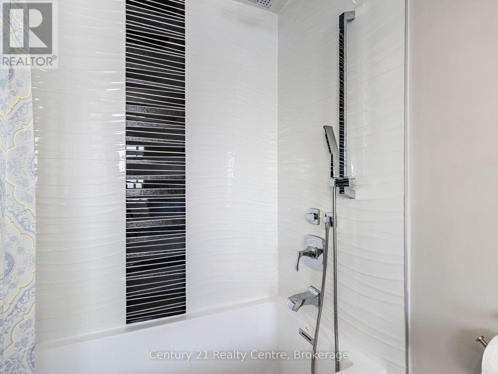 34 Niagara Place, Brampton, Ontario  L6S 4Z1 - Photo 24 - W12435573