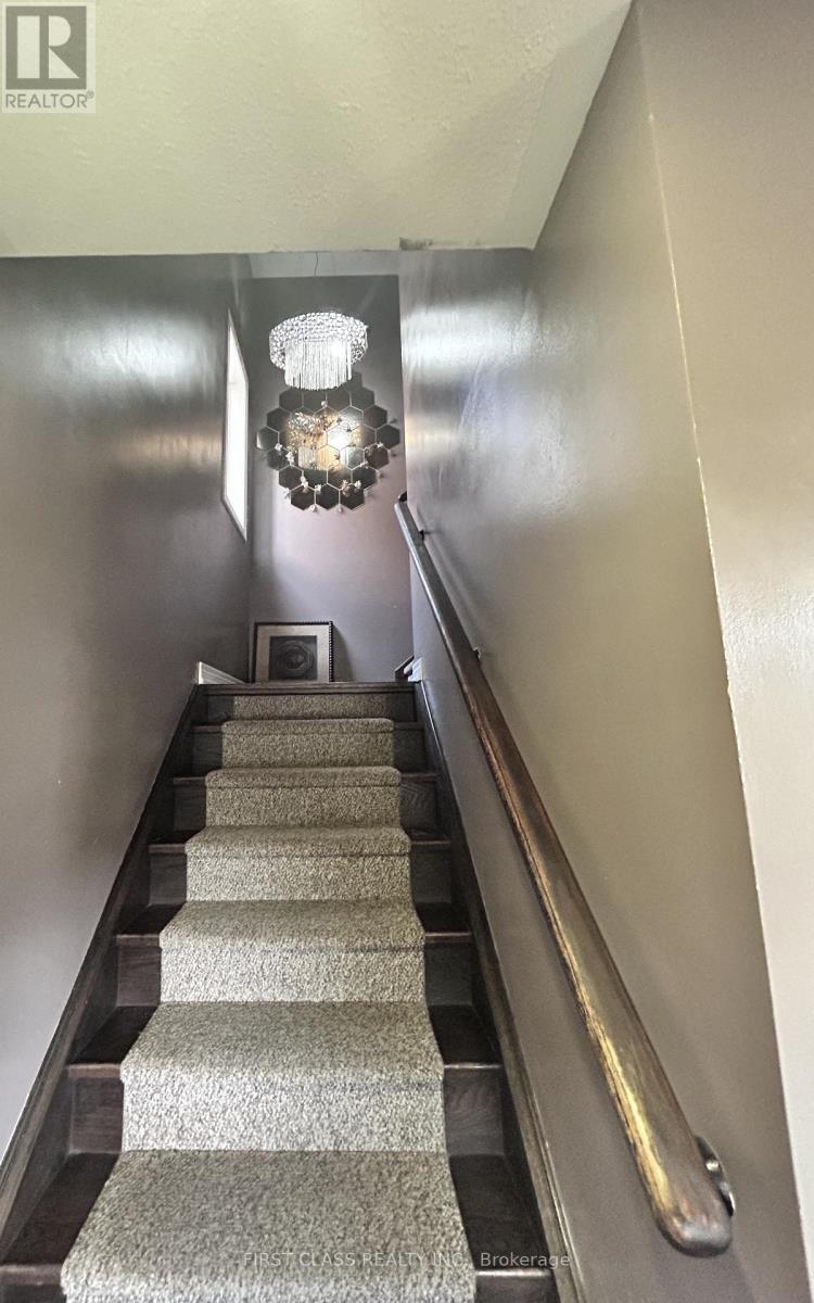 (Main) - 5355 Tenth Line W, Mississauga, Ontario  L5M 0V8 - Photo 12 - W12435595