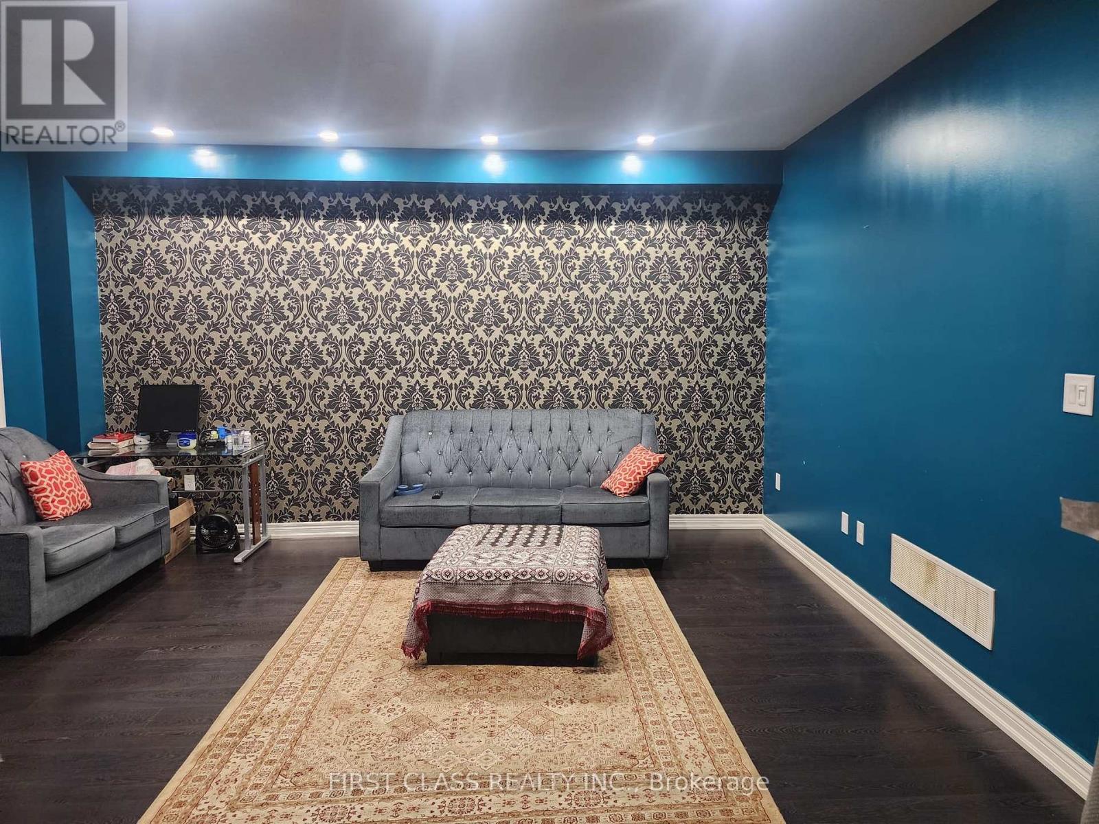 (Main) - 5355 Tenth Line W, Mississauga, Ontario  L5M 0V8 - Photo 5 - W12435595