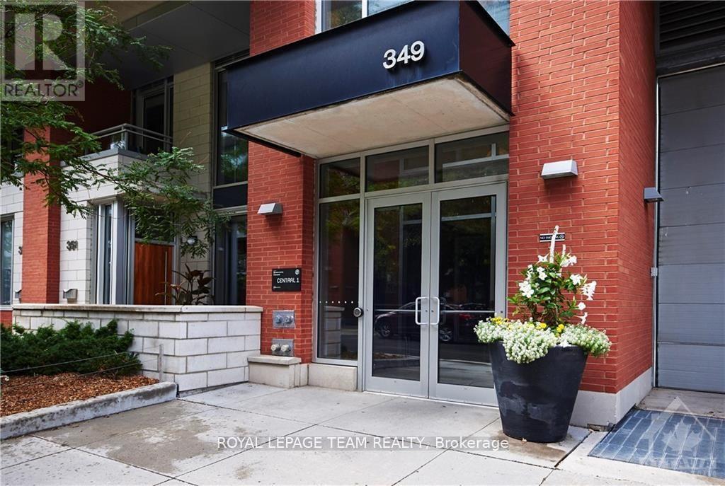 820 - 349 Mcleod Street, Ottawa, Ontario  K2P 1Y9 - Photo 2 - X12435608