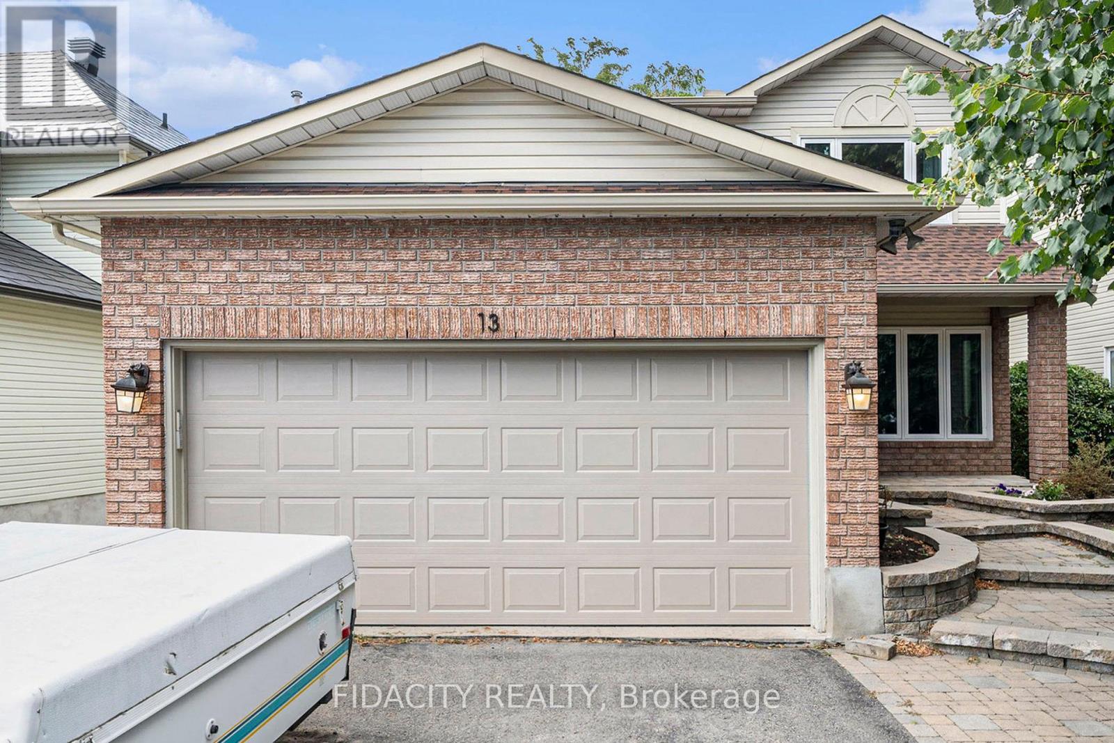13 VESTA STREET, Ottawa, Ontario