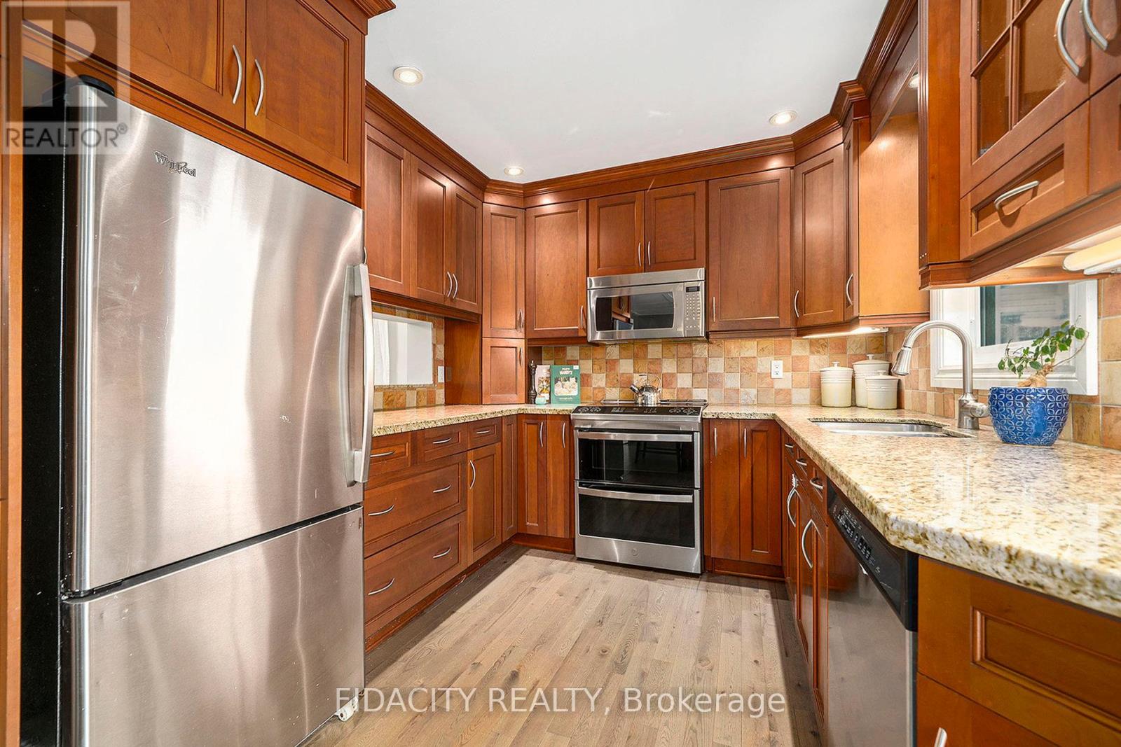 13 Vesta Street, Ottawa, Ontario  K2J 3Y8 - Photo 10 - X12435623