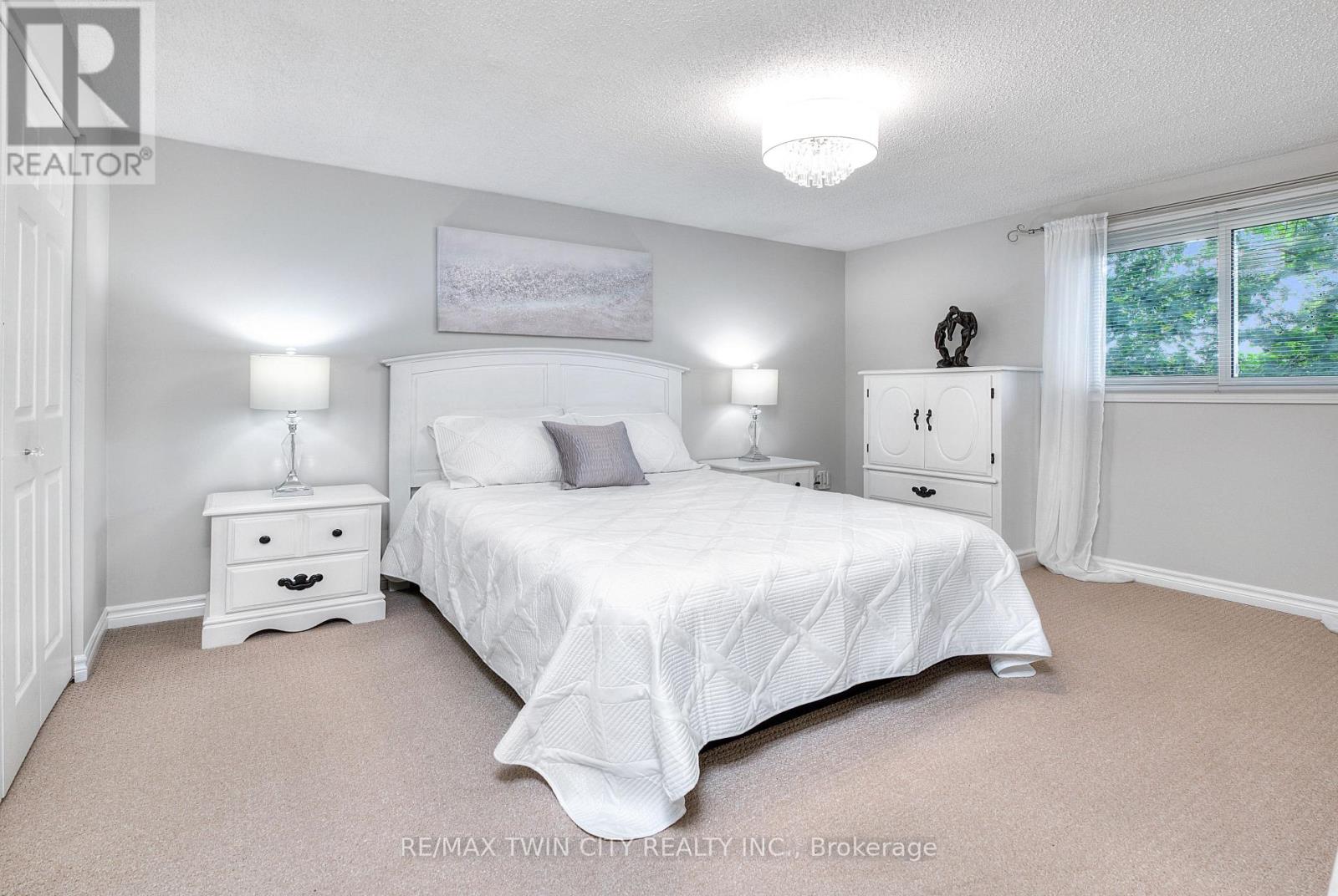 27 Wheatfield Crescent, Kitchener, Ontario  N2P 1P7 - Photo 19 - X12435563