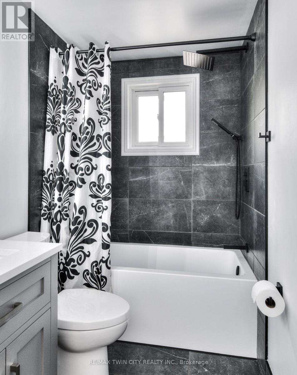 27 Wheatfield Crescent, Kitchener, Ontario  N2P 1P7 - Photo 24 - X12435563