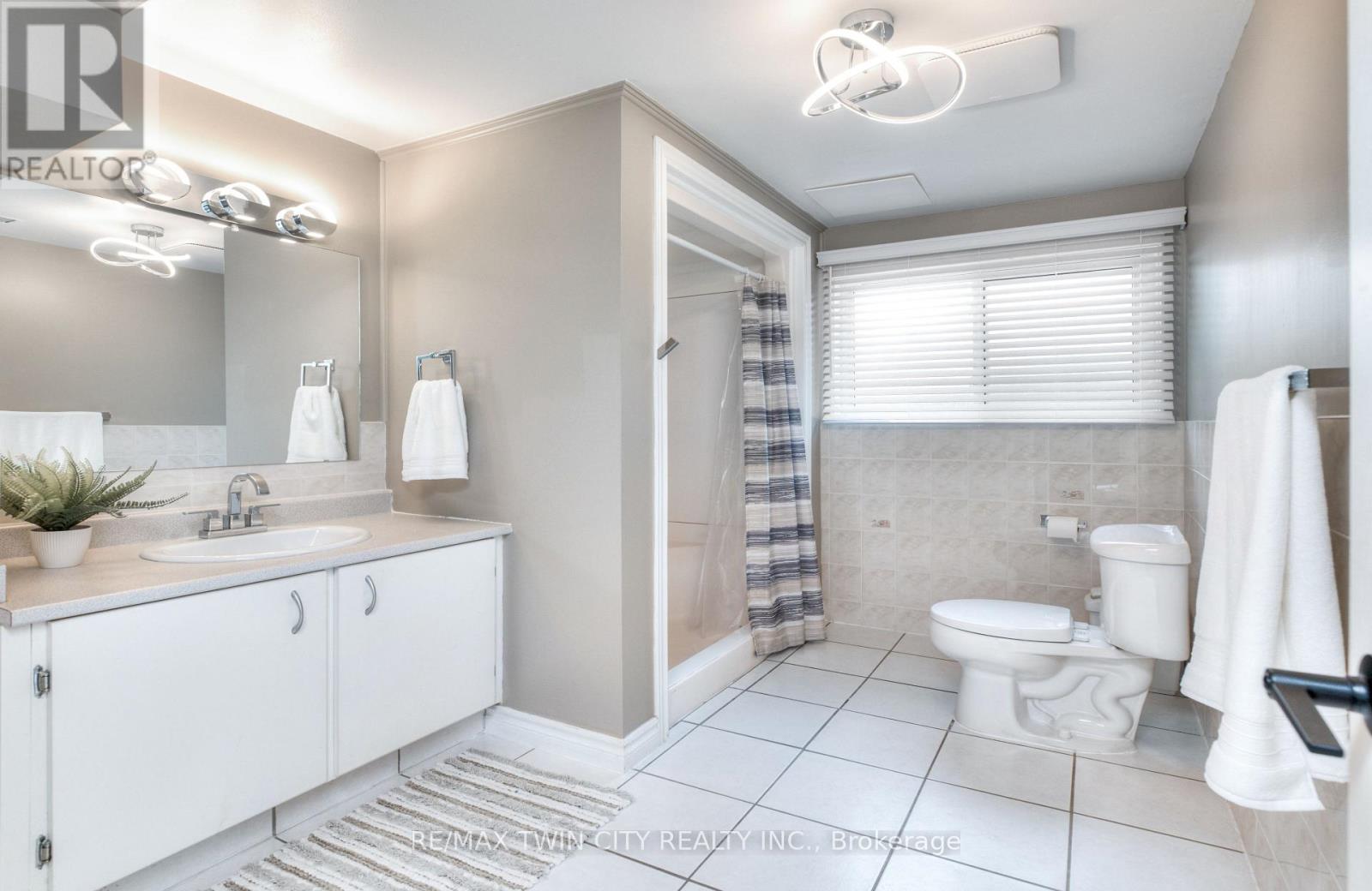 27 Wheatfield Crescent, Kitchener, Ontario  N2P 1P7 - Photo 31 - X12435563