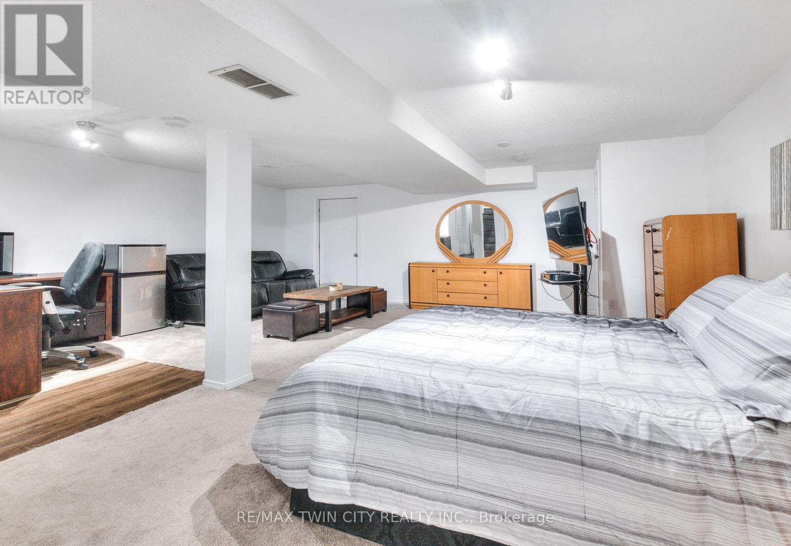 27 Wheatfield Crescent, Kitchener, Ontario  N2P 1P7 - Photo 32 - X12435563