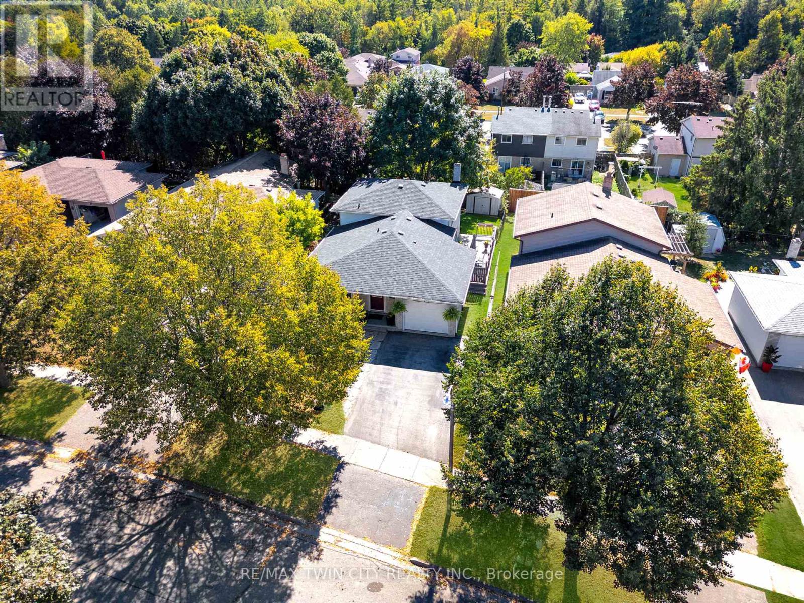 27 Wheatfield Crescent, Kitchener, Ontario  N2P 1P7 - Photo 40 - X12435563