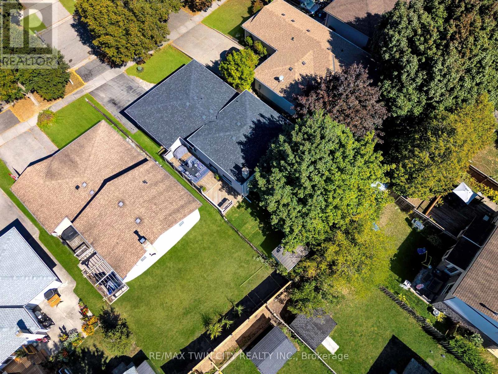 27 Wheatfield Crescent, Kitchener, Ontario  N2P 1P7 - Photo 43 - X12435563