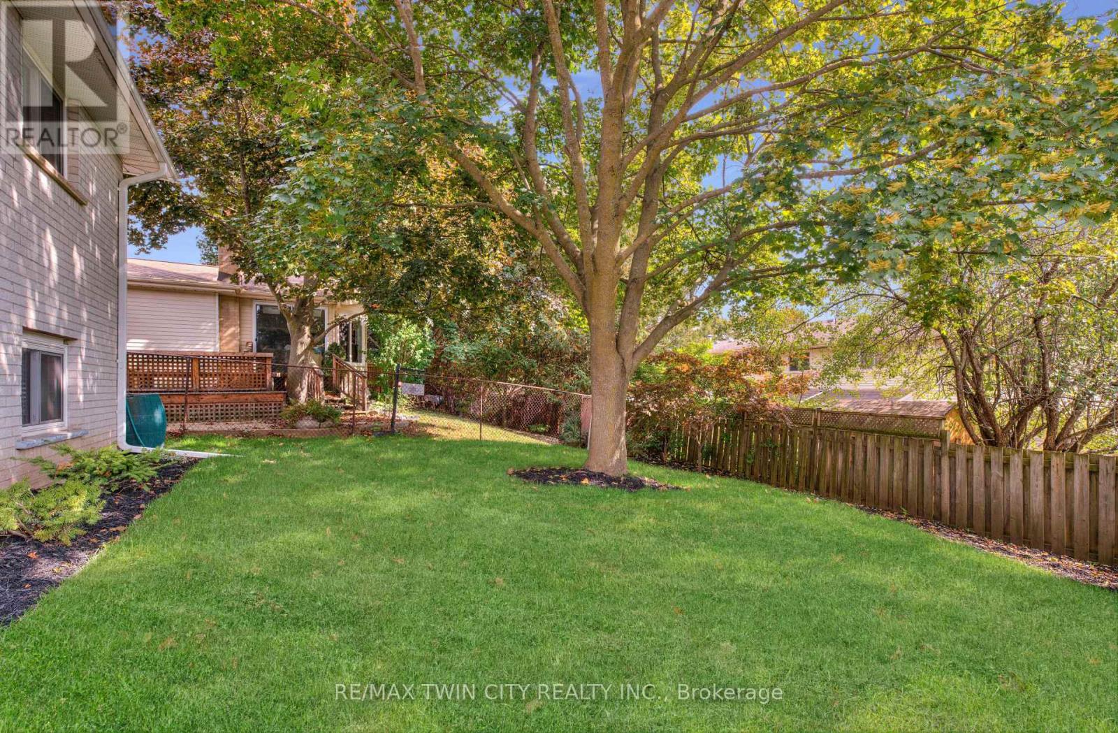 27 Wheatfield Crescent, Kitchener, Ontario  N2P 1P7 - Photo 46 - X12435563