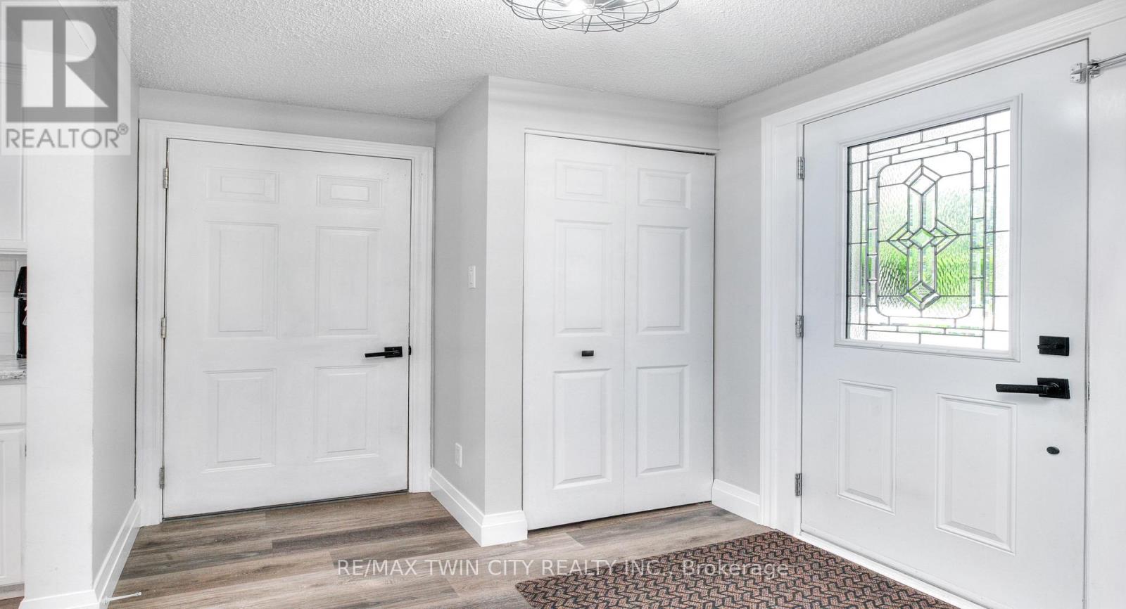 27 Wheatfield Crescent, Kitchener, Ontario  N2P 1P7 - Photo 7 - X12435563