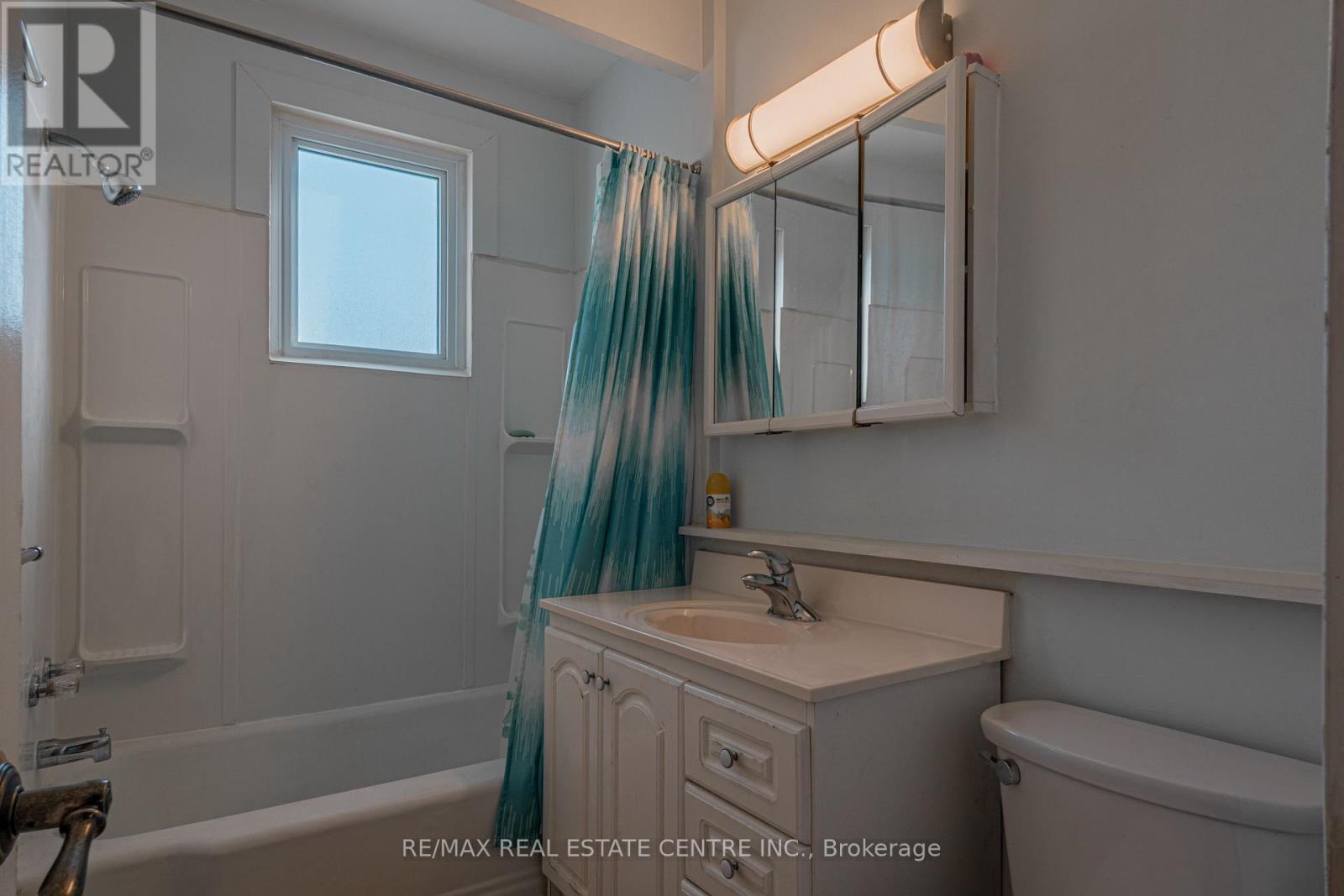 Main/upper - 280 London Street, Peterborough, Ontario  L5C 4E9 - Photo 10 - X12435587