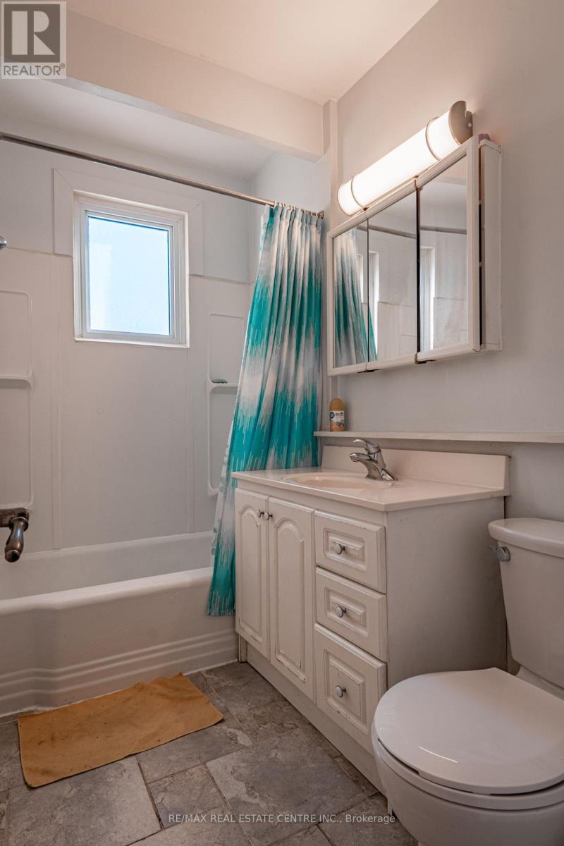 Main/upper - 280 London Street, Peterborough, Ontario  L5C 4E9 - Photo 11 - X12435587