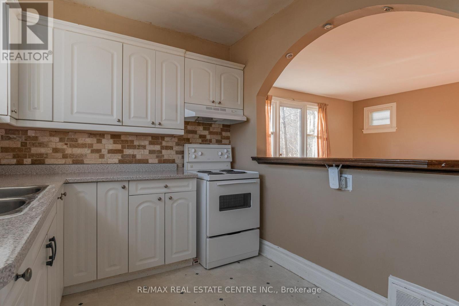 Main/upper - 280 London Street, Peterborough, Ontario  L5C 4E9 - Photo 21 - X12435587