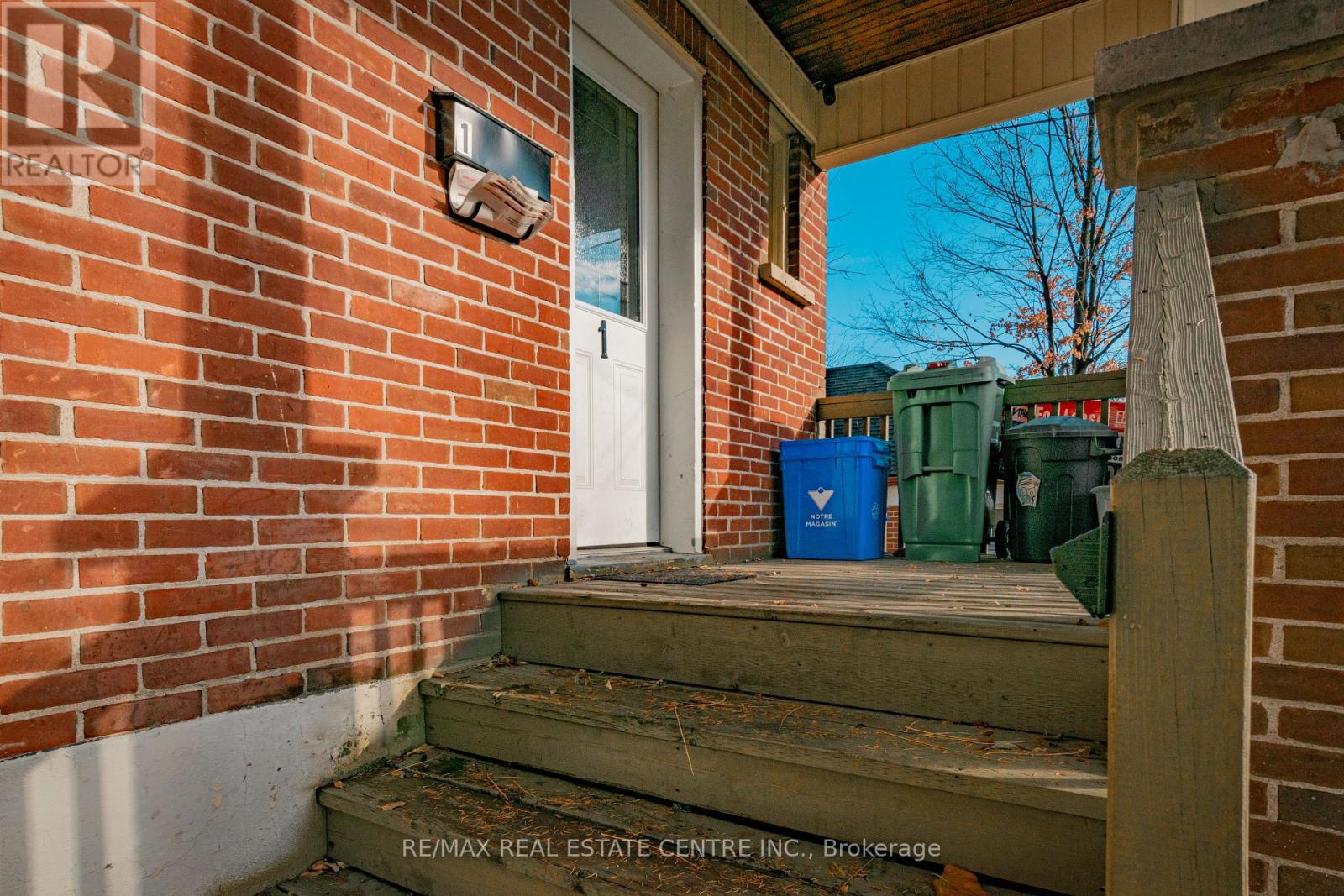Main/upper - 280 London Street, Peterborough, Ontario  L5C 4E9 - Photo 3 - X12435587