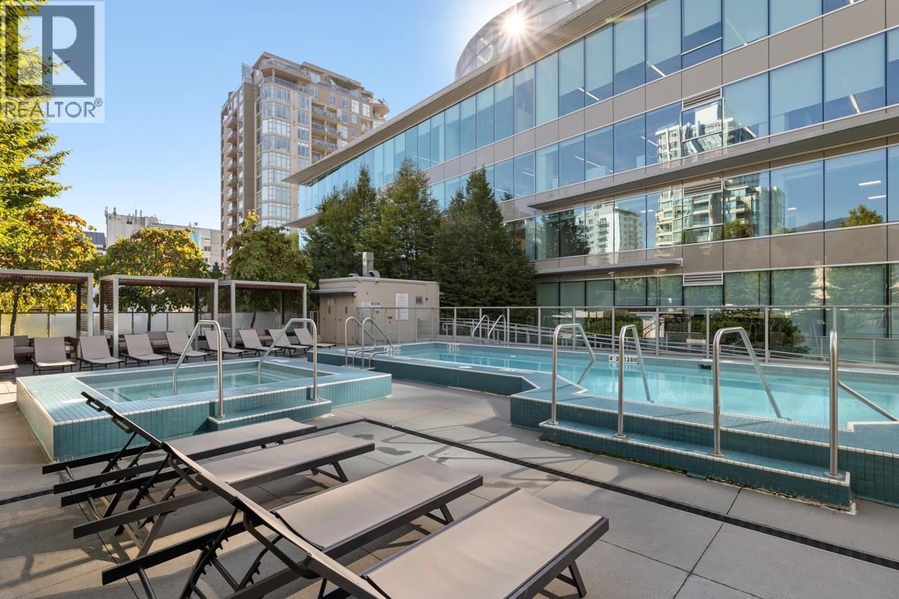610 125 E 14th Street, North Vancouver, British Columbia  V7L 0E6 - Photo 1 - R3053665