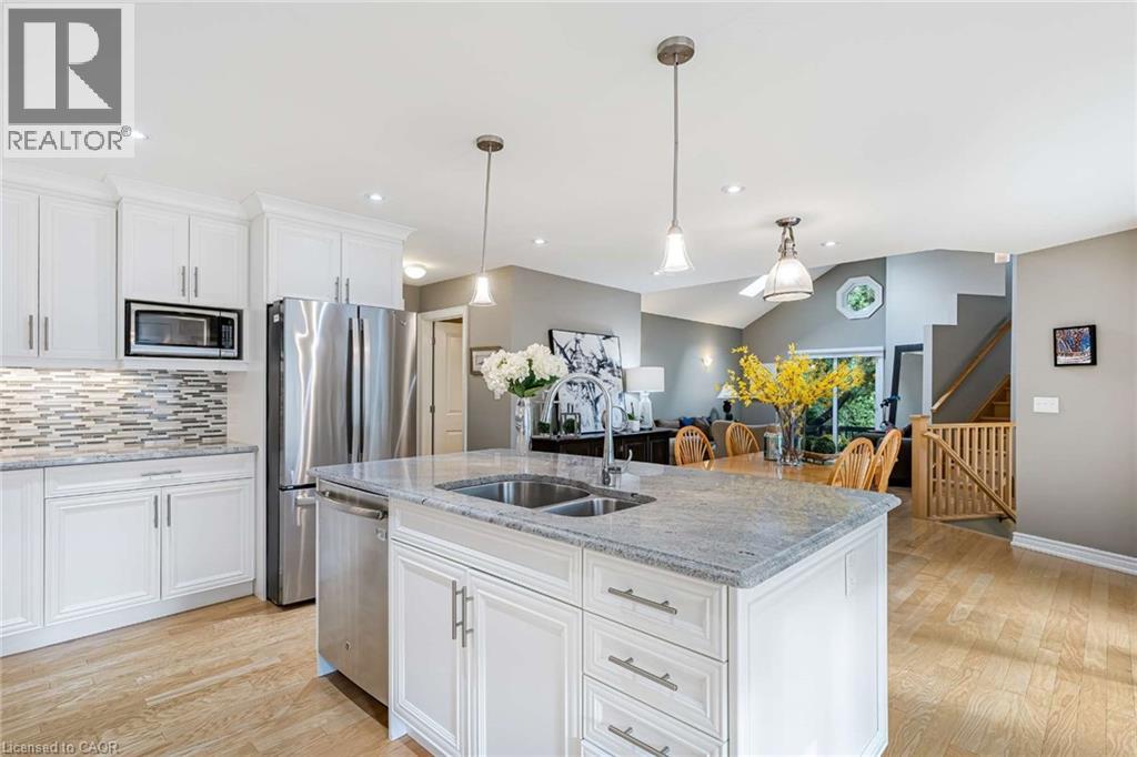313 Delaware Avenue, Burlington, Ontario  L7R 3B3 - Photo 3 - 40773051