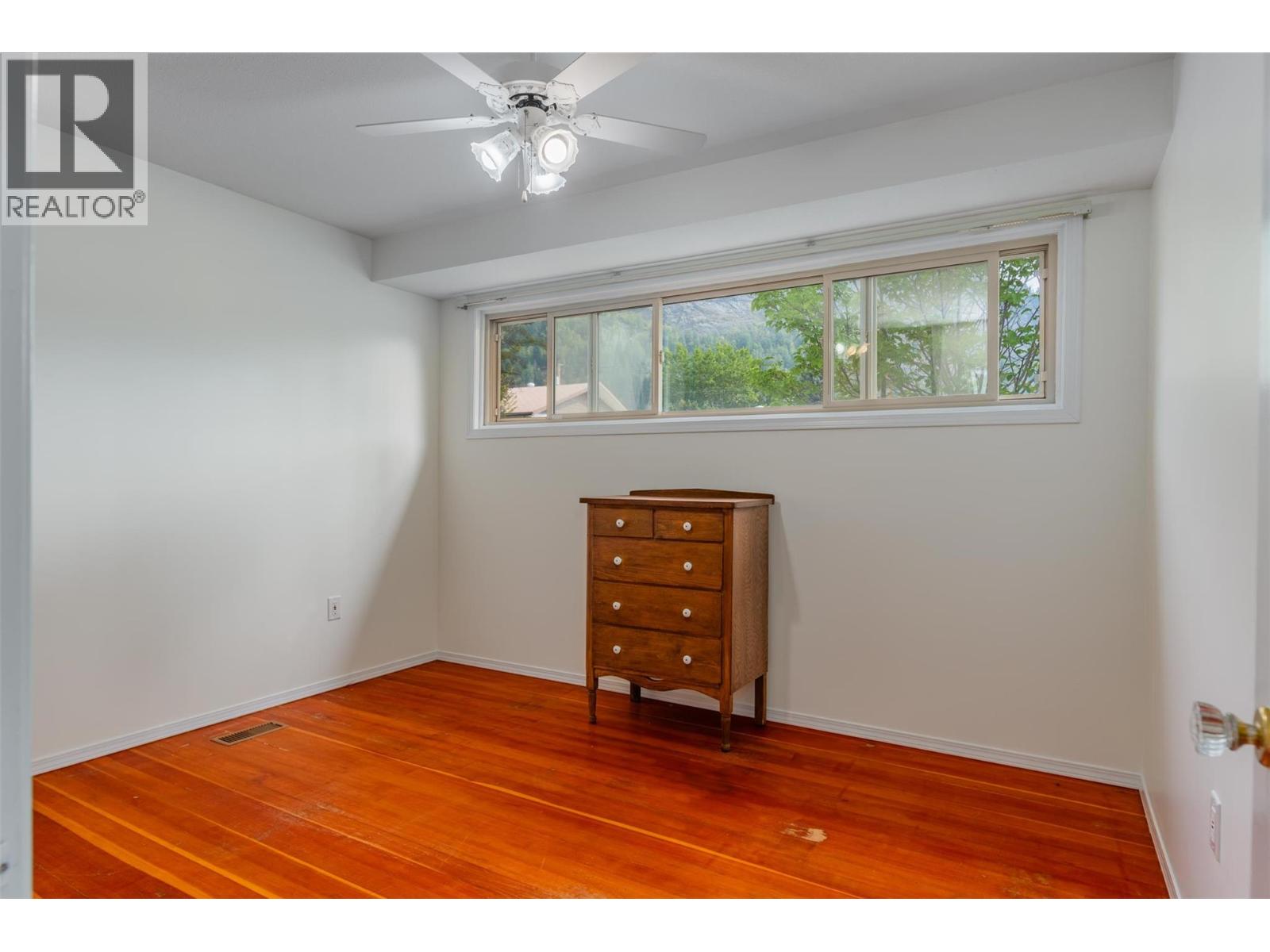 703 Hermia Crescent, Trail, British Columbia  V1R 1B3 - Photo 11 - 10364509