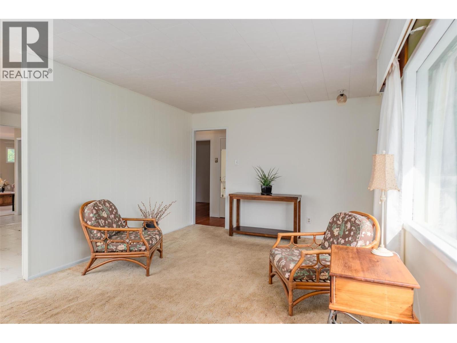 703 Hermia Crescent, Trail, British Columbia  V1R 1B3 - Photo 3 - 10364509