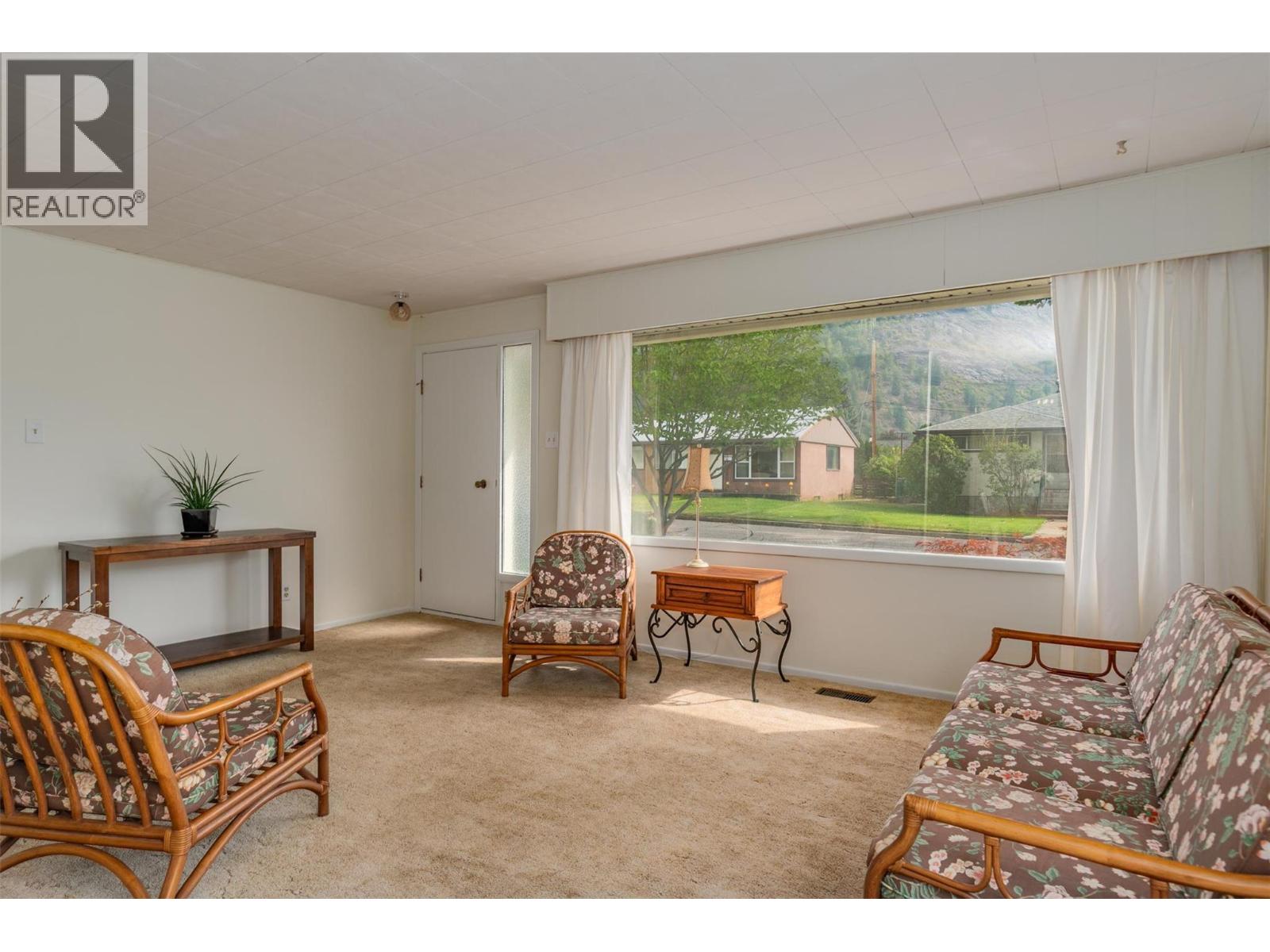 703 Hermia Crescent, Trail, British Columbia  V1R 1B3 - Photo 2 - 10364509