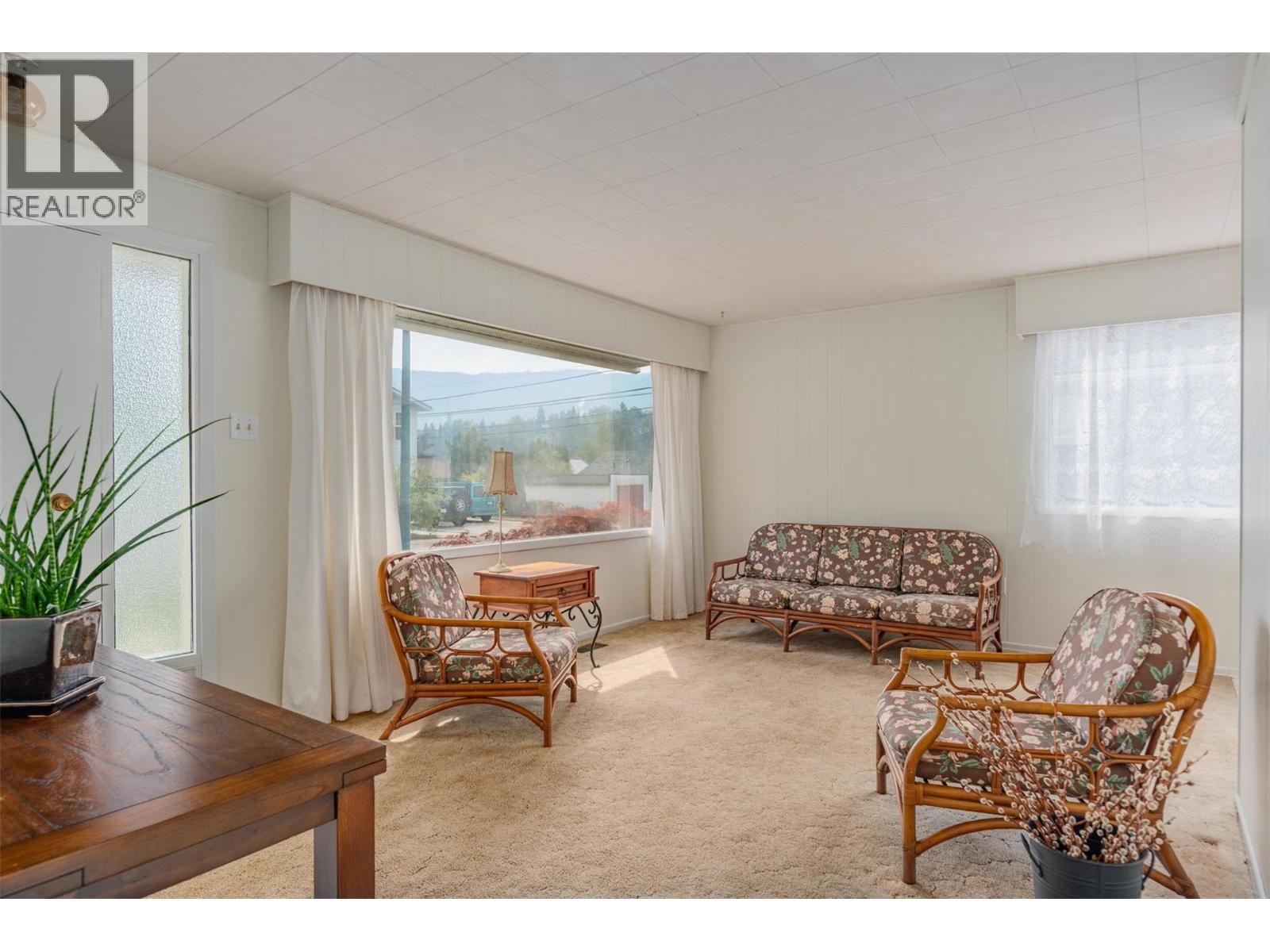 703 Hermia Crescent, Trail, British Columbia  V1R 1B3 - Photo 5 - 10364509