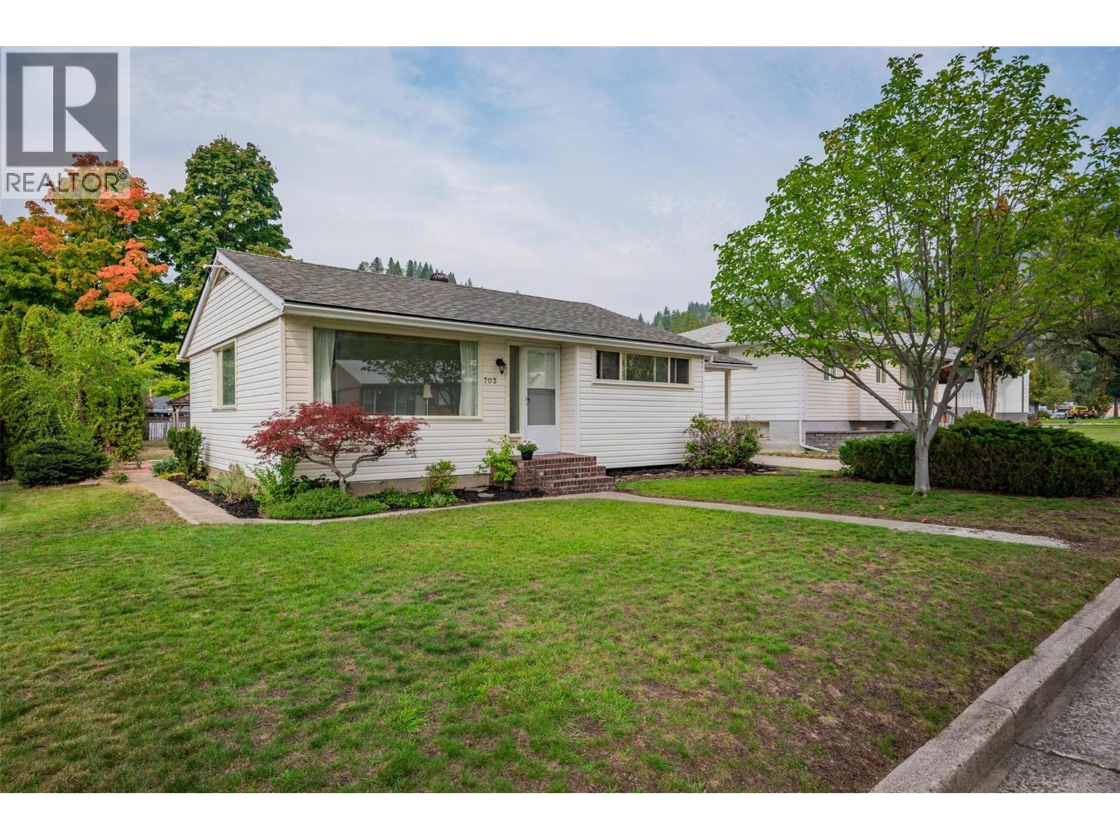 703 Hermia Crescent, Trail, British Columbia  V1R 1B3 - Photo 1 - 10364509