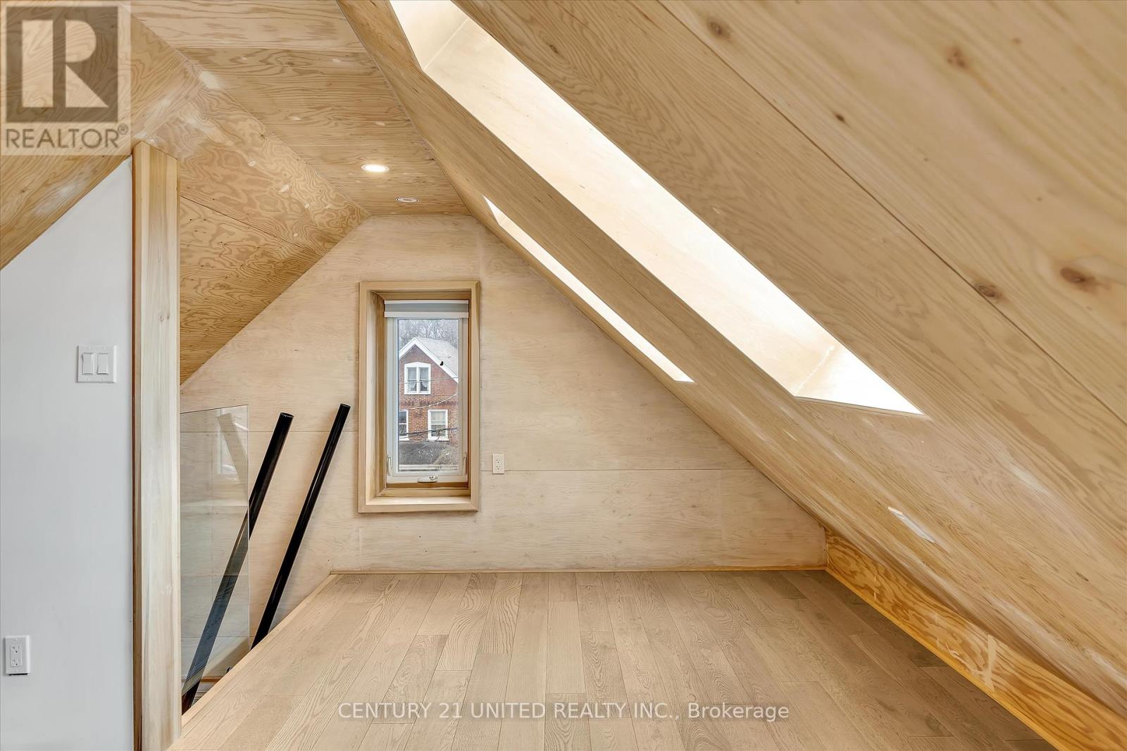 508 Sherbrooke Street, Peterborough, Ontario  K9J 2P3 - Photo 19 - X12430327