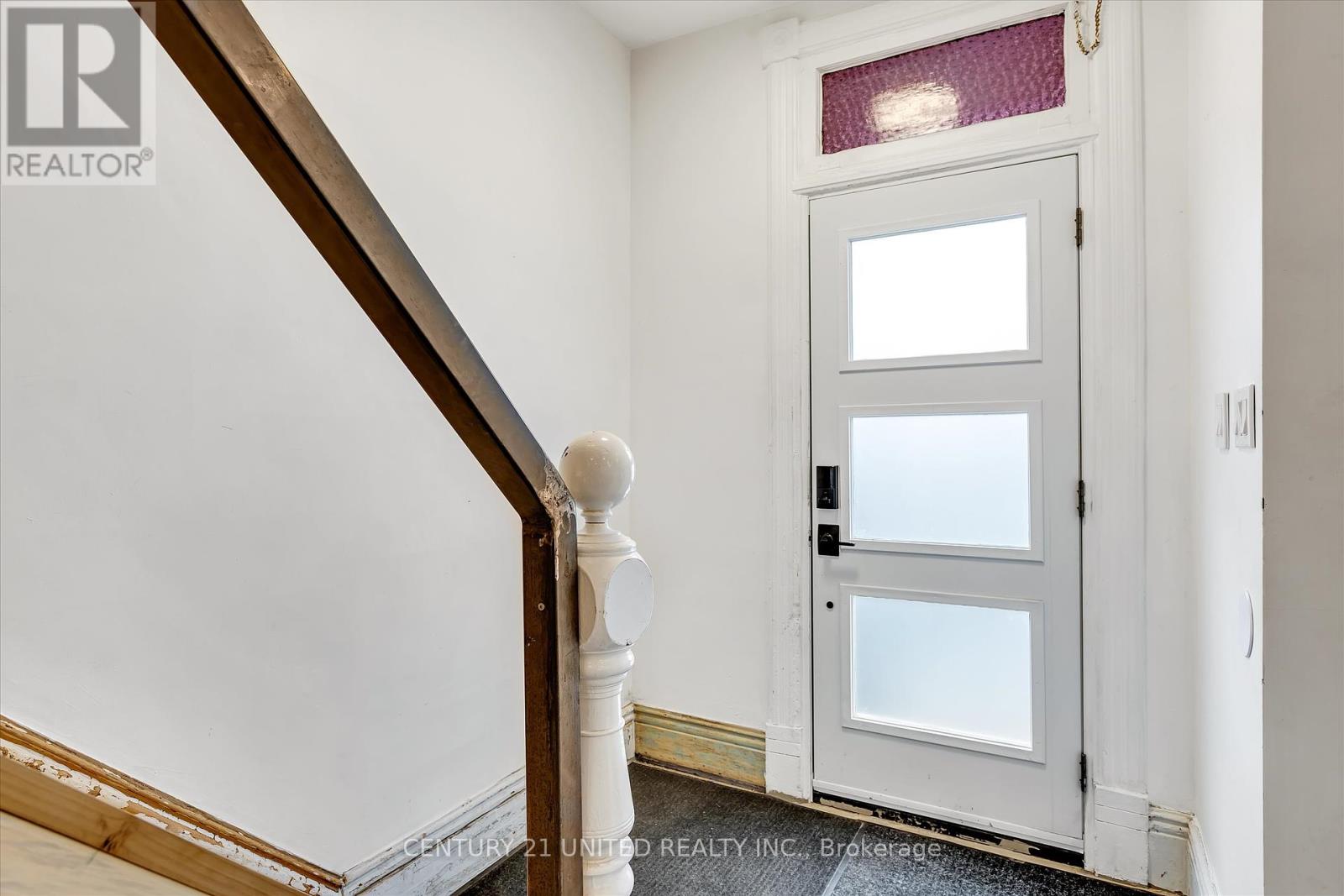 508 Sherbrooke Street, Peterborough, Ontario  K9J 2P3 - Photo 2 - X12430327