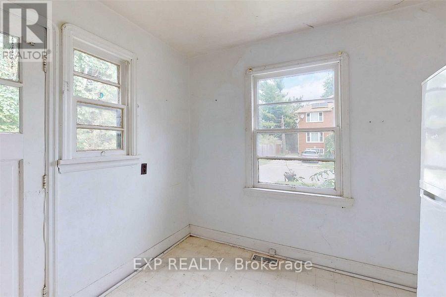 563 Devon Avenue, Oshawa, Ontario  L1H 1R9 - Photo 8 - E12435605