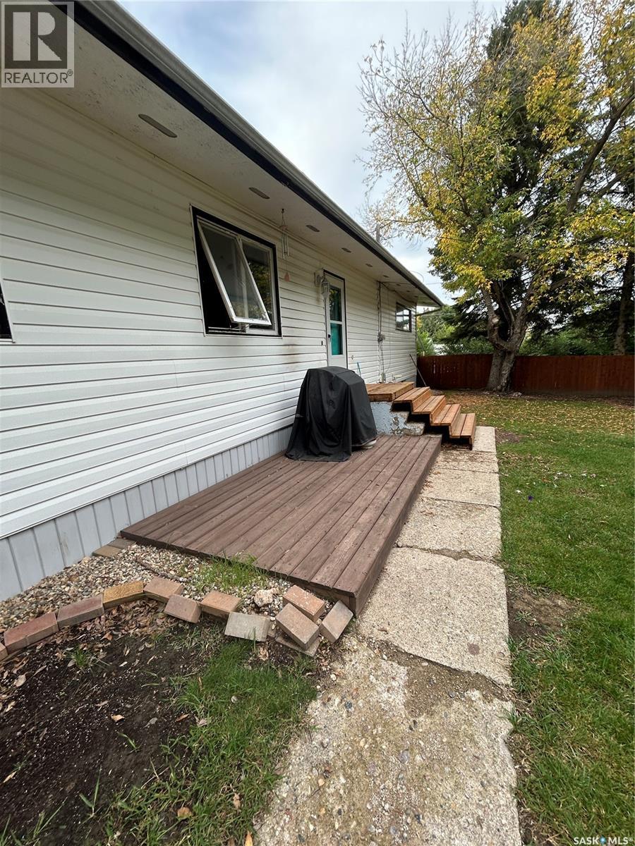 602 Hall Street, Kelvington, Saskatchewan  S0A 1W0 - Photo 4 - SK019697
