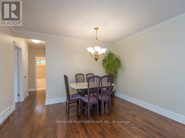 229 Neal Drive, Richmond Hill, Ontario  L4C 3L2 - Photo 5 - N12435606