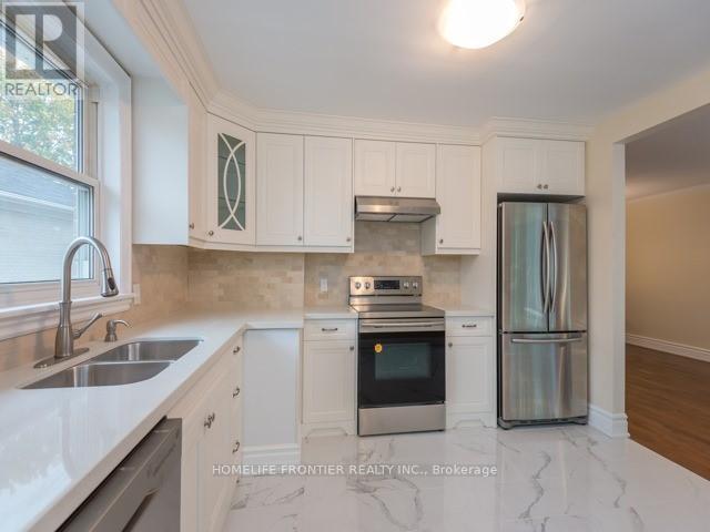 229 Neal Drive, Richmond Hill, Ontario  L4C 3L2 - Photo 7 - N12435606