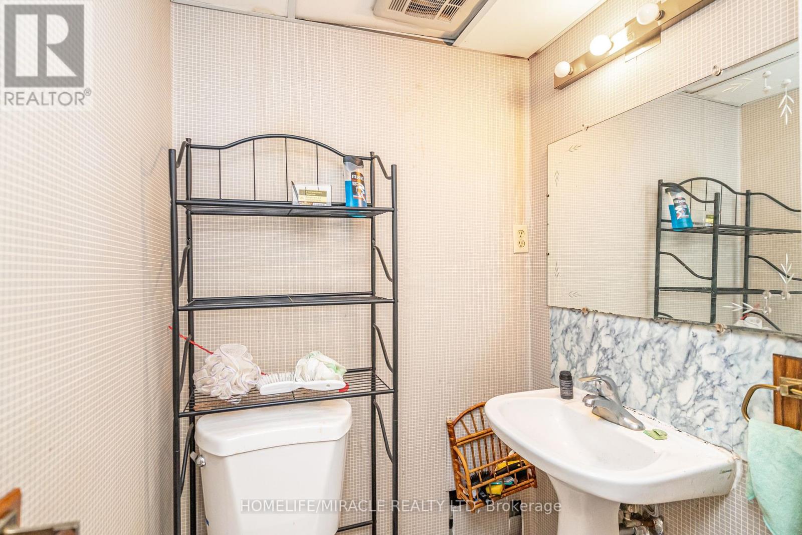 5 Holmcrest Court, Brampton, Ontario  L6S 1R6 - Photo 24 - W12435620