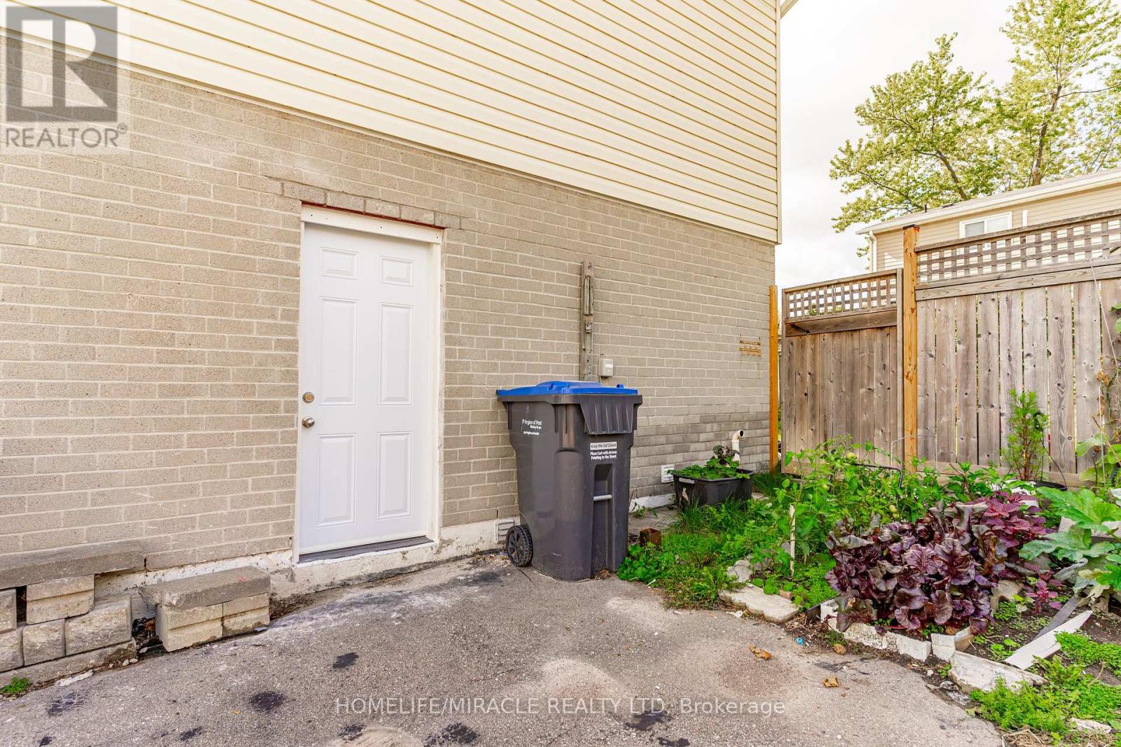 5 Holmcrest Court, Brampton, Ontario  L6S 1R6 - Photo 26 - W12435620