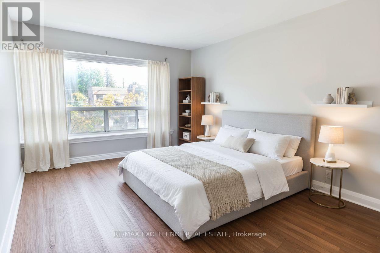 APT 1 - 2436 LAKE SHORE BOULEVARD W, Toronto, Ontario