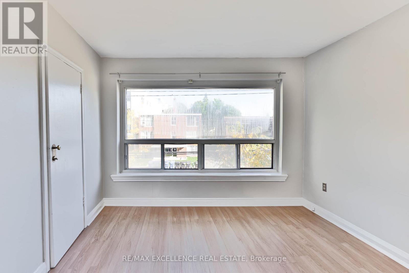Apt 1 - 2436 Lake Shore Boulevard W, Toronto, Ontario  M8V 1C4 - Photo 4 - W12435626