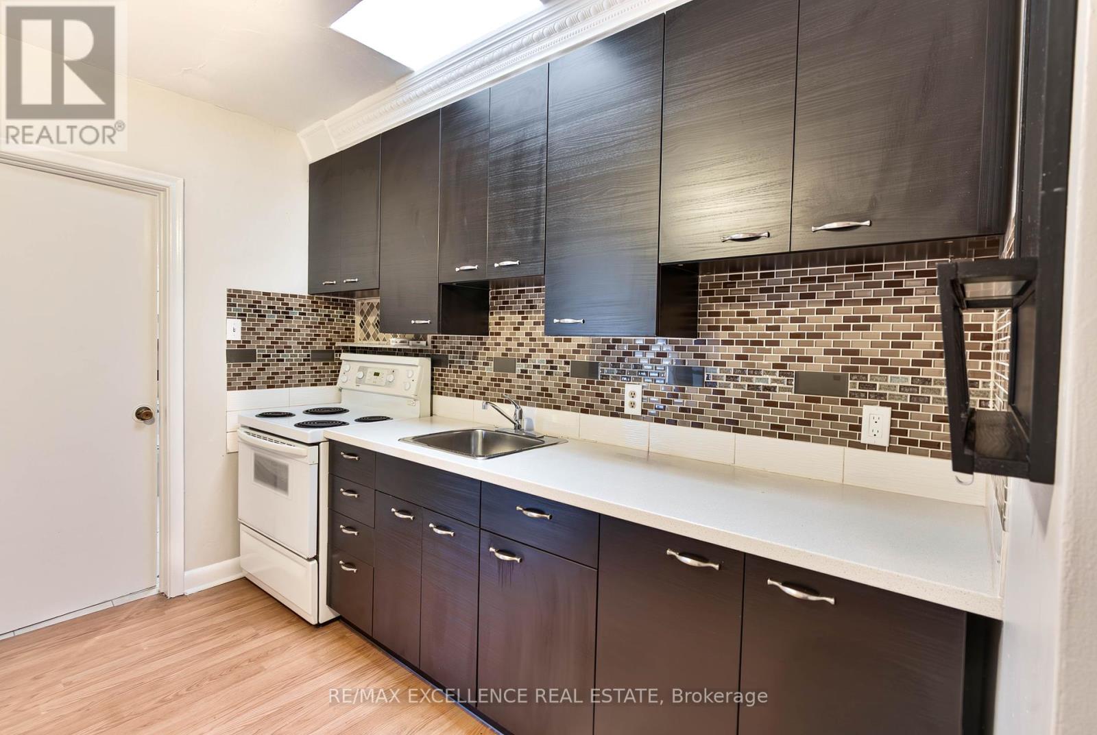 Apt 1 - 2436 Lake Shore Boulevard W, Toronto, Ontario  M8V 1C4 - Photo 5 - W12435626