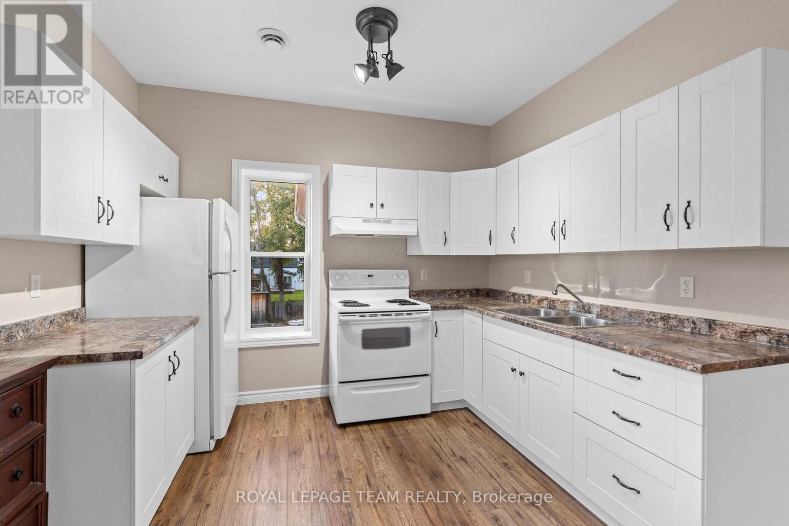 2 - 258 John Street N, Arnprior, Ontario  K7S 2P4 - Photo 11 - X12435653