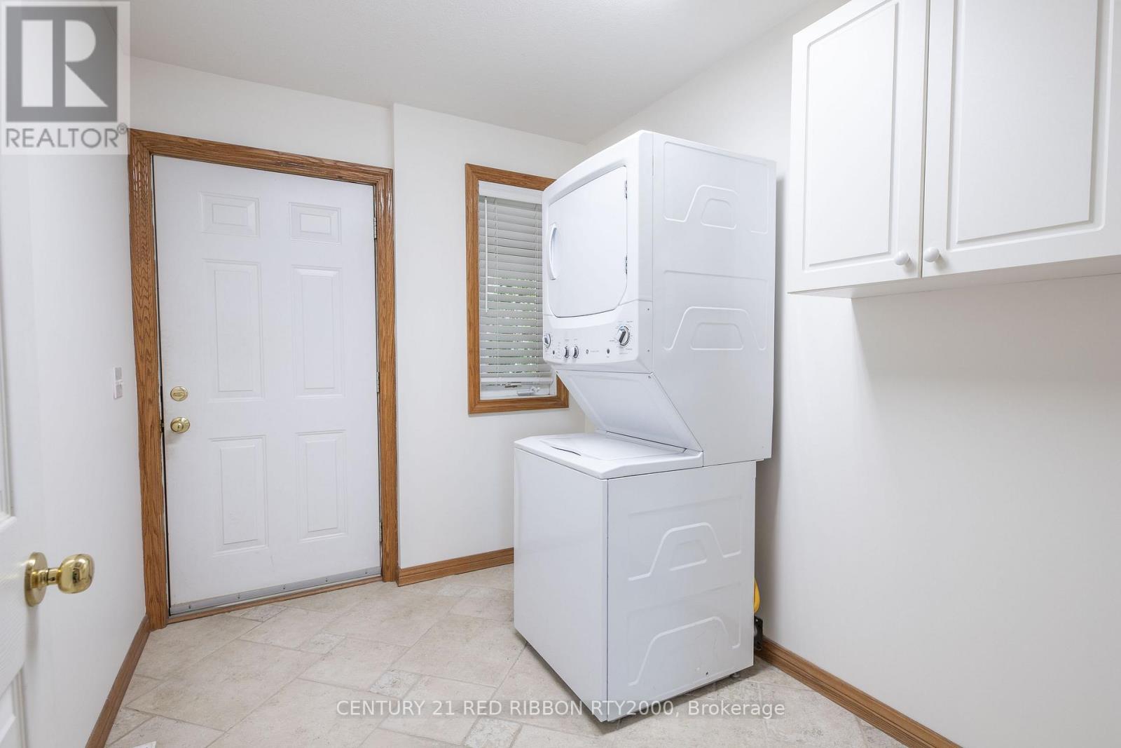482 Riverview Drive, Strathroy-Caradoc, Ontario  N7G 4B3 - Photo 15 - X12435646