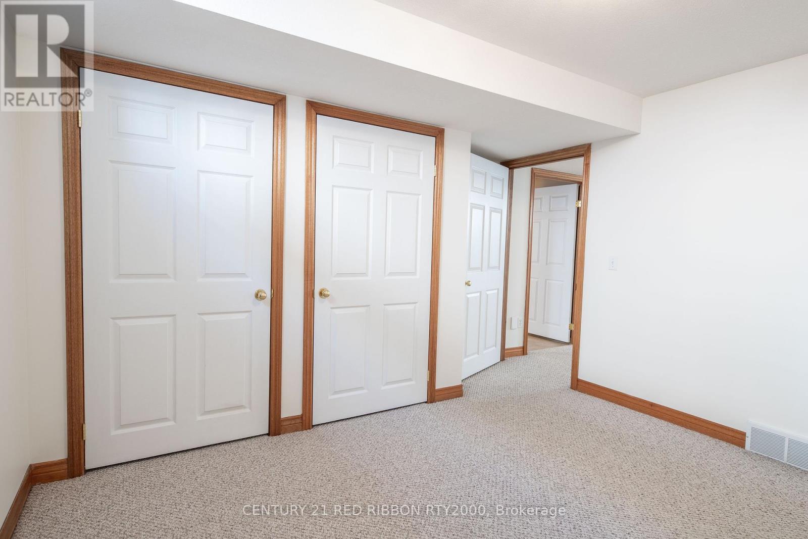 482 Riverview Drive, Strathroy-Caradoc, Ontario  N7G 4B3 - Photo 20 - X12435646