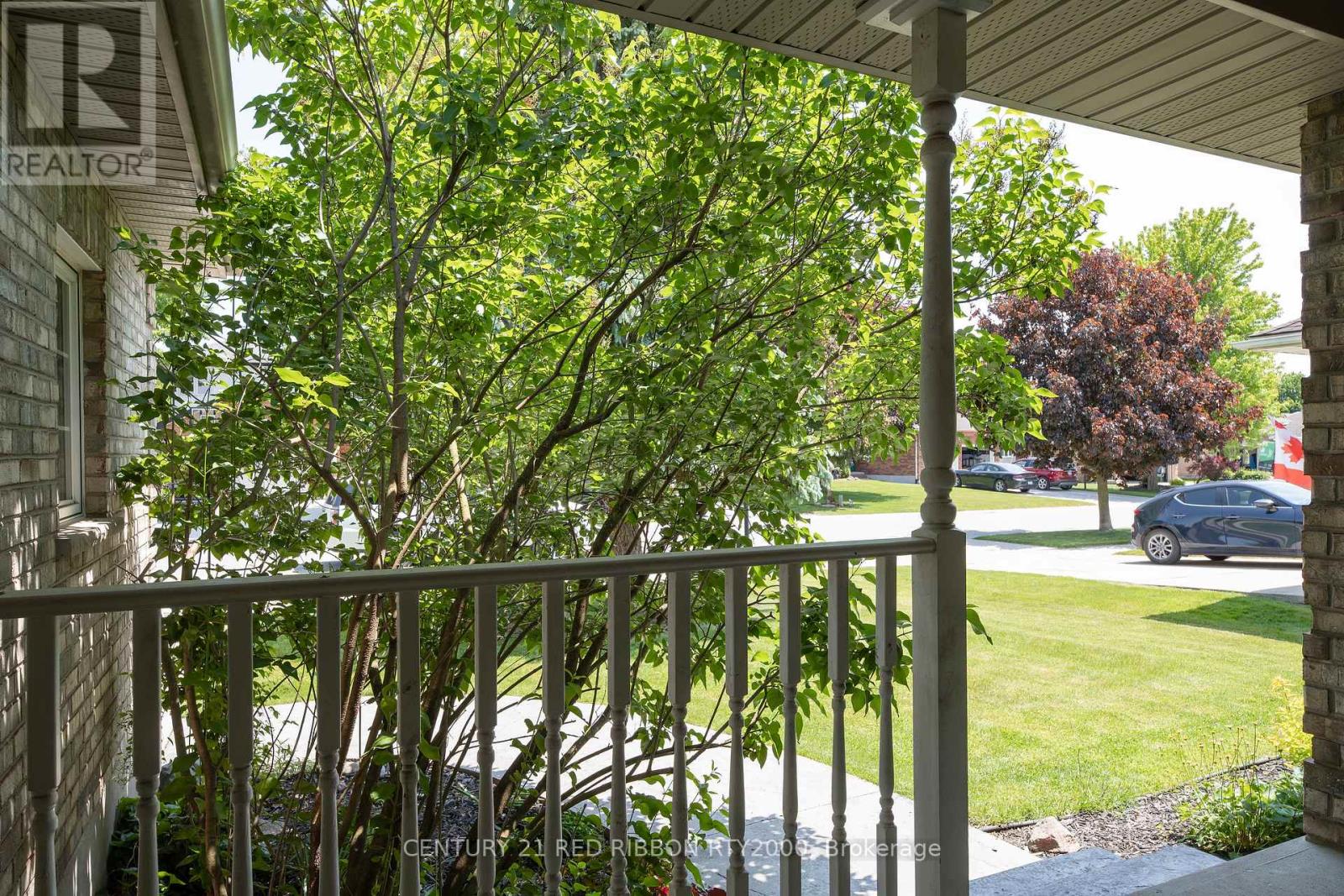 482 Riverview Drive, Strathroy-Caradoc, Ontario  N7G 4B3 - Photo 32 - X12435646