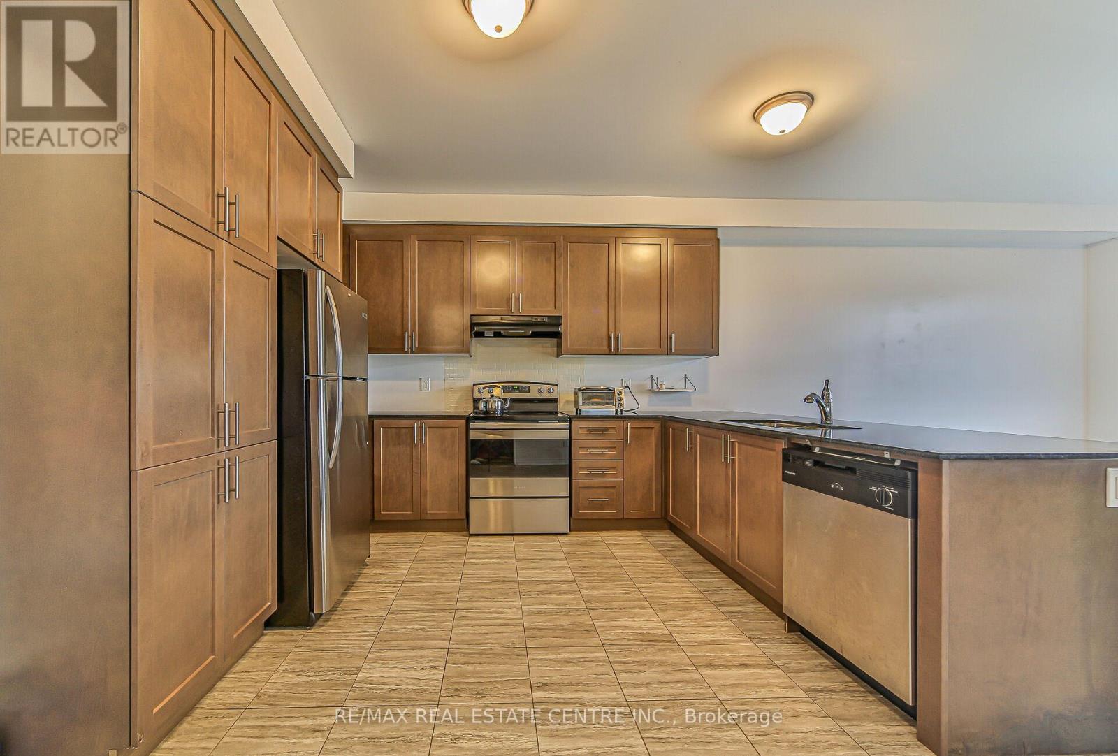 85 Homestead Way, Thorold, Ontario  L2V 0J8 - Photo 13 - X12435609