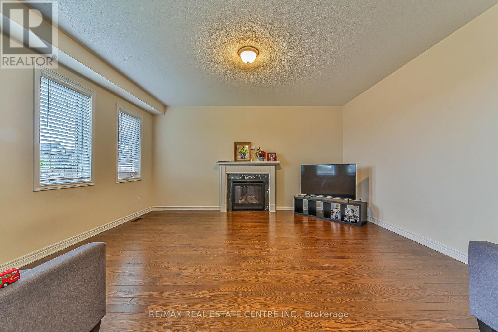 85 Homestead Way, Thorold, Ontario  L2V 0J8 - Photo 17 - X12435609