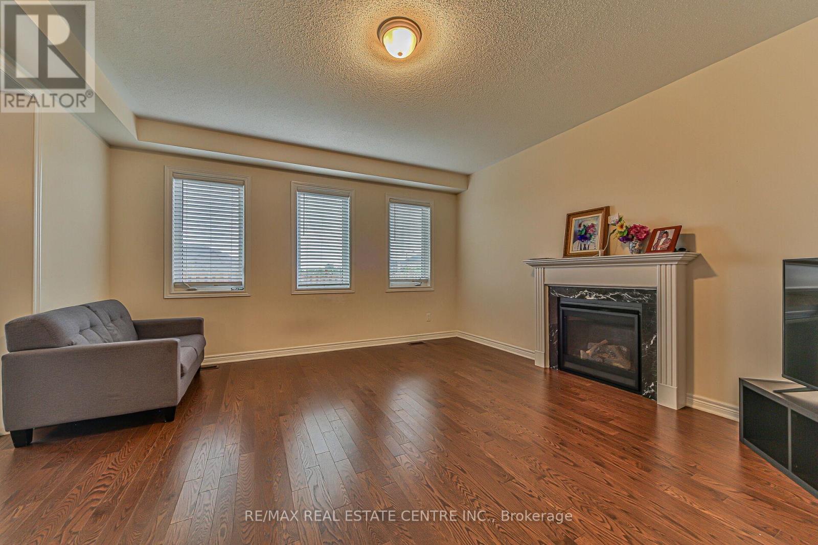 85 Homestead Way, Thorold, Ontario  L2V 0J8 - Photo 18 - X12435609