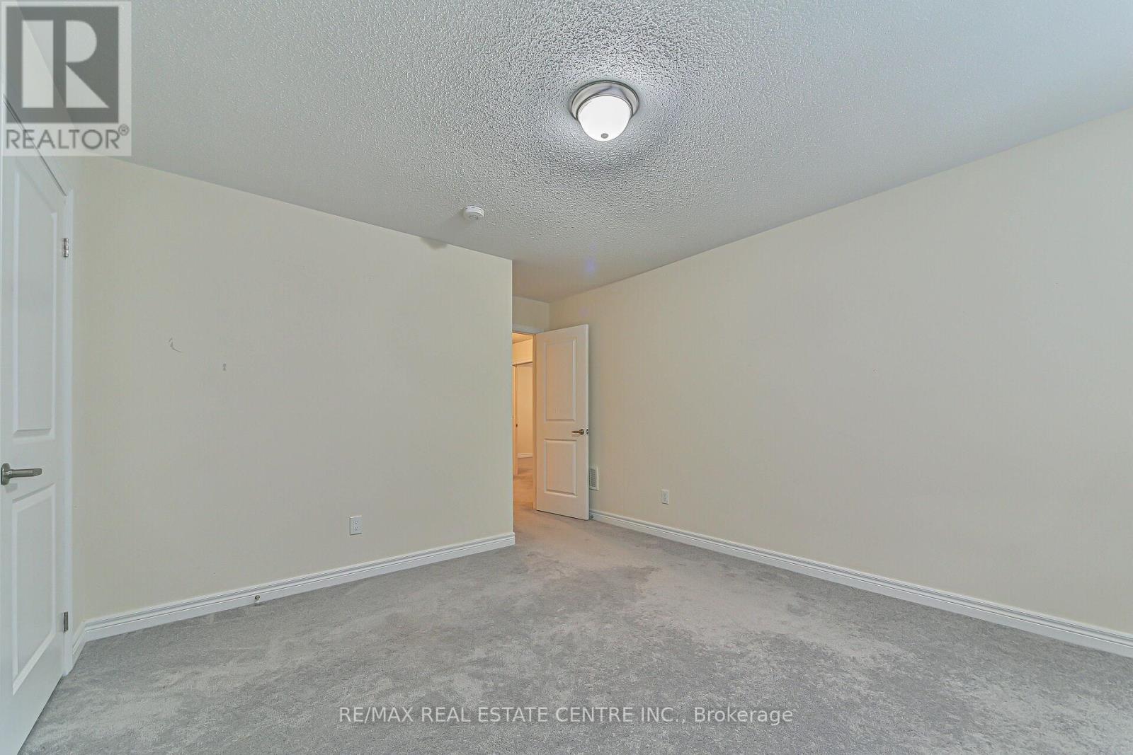 85 Homestead Way, Thorold, Ontario  L2V 0J8 - Photo 24 - X12435609