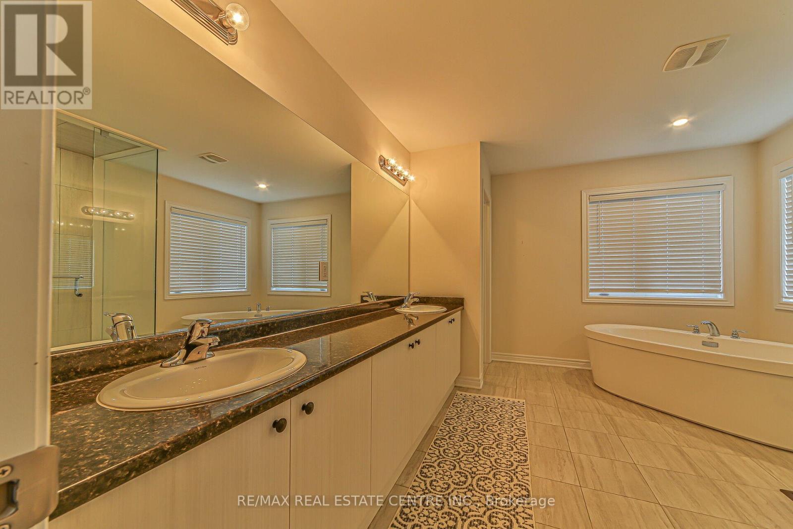 85 Homestead Way, Thorold, Ontario  L2V 0J8 - Photo 38 - X12435609