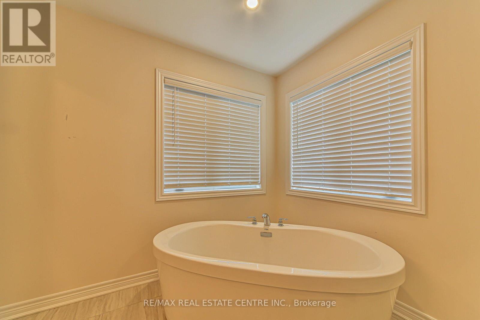 85 Homestead Way, Thorold, Ontario  L2V 0J8 - Photo 40 - X12435609