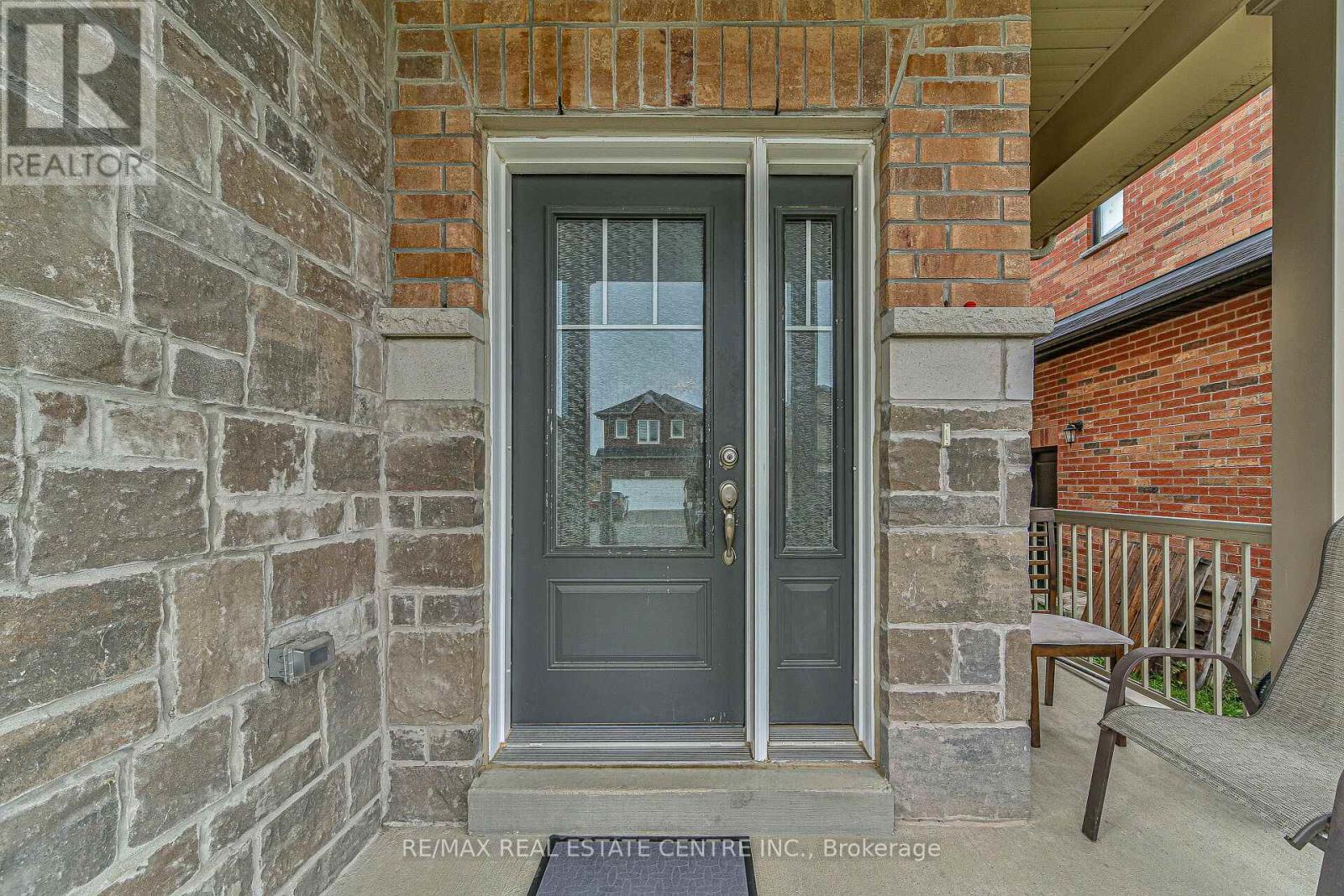 85 Homestead Way, Thorold, Ontario  L2V 0J8 - Photo 5 - X12435609
