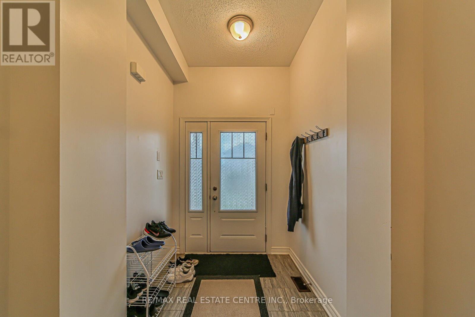 85 Homestead Way, Thorold, Ontario  L2V 0J8 - Photo 7 - X12435609