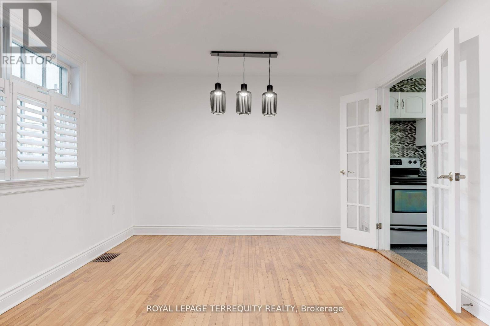 739 Upper Gage Avenue, Hamilton, Ontario  L8V 4J9 - Photo 6 - X12435614