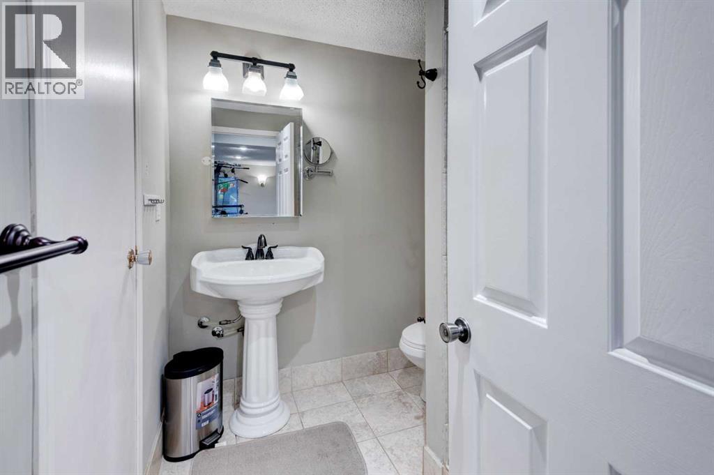 32 Atlanta Crescent Se, Calgary, Alberta  T2J 0Y1 - Photo 28 - A2234960